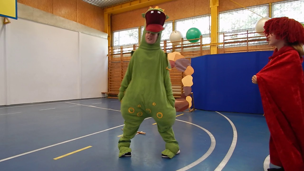Inotai Tagiskola - Bábelőadás az ovisoknak
