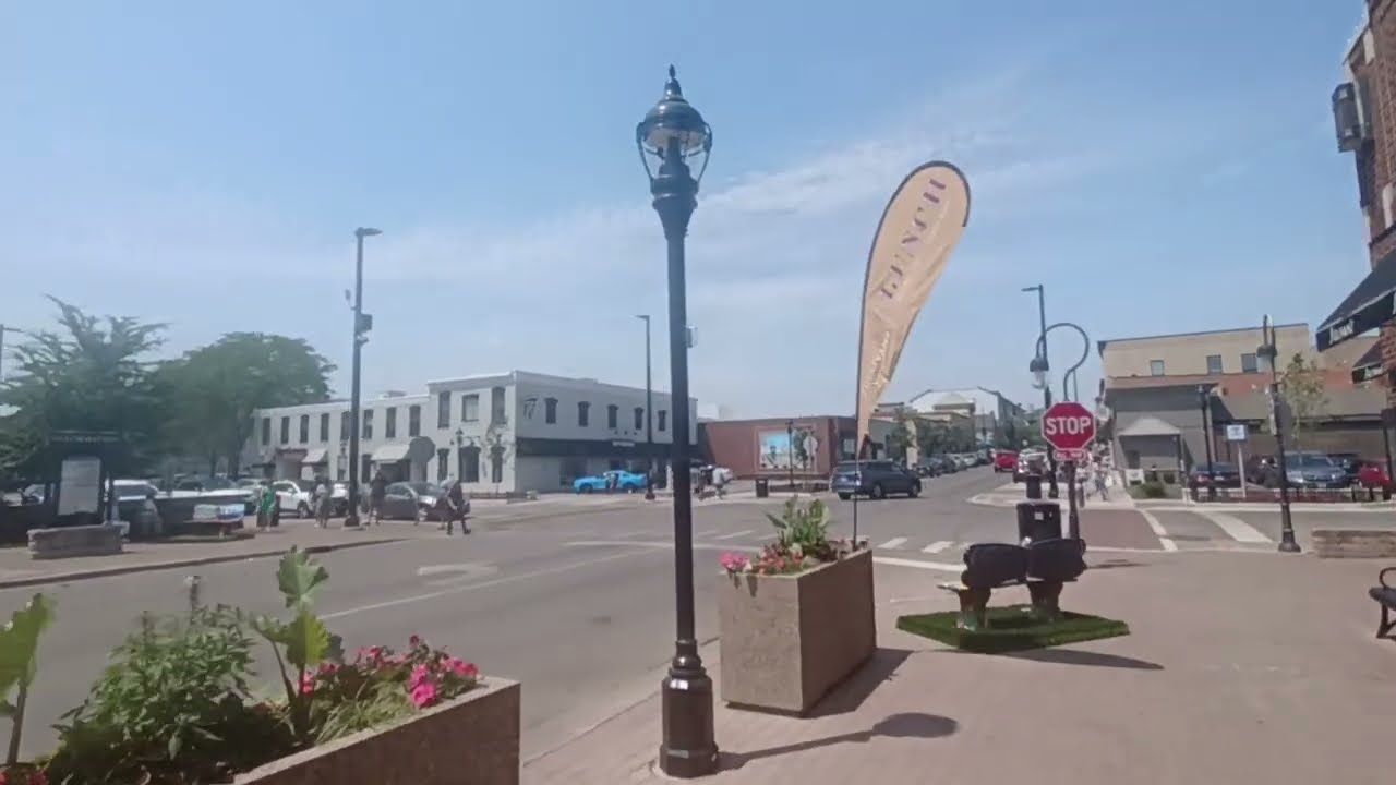 BEAUTIFUL DOWNTOWN NAPERVILLE, IL !!!!!!