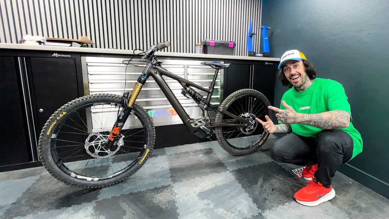 REVEALING MY NEW INSANE MTB… FULL REBUILD!