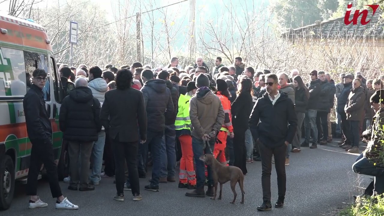 Un paese intero alla Pieve di Brancoli per l'ultimo saluto a Sara Lena