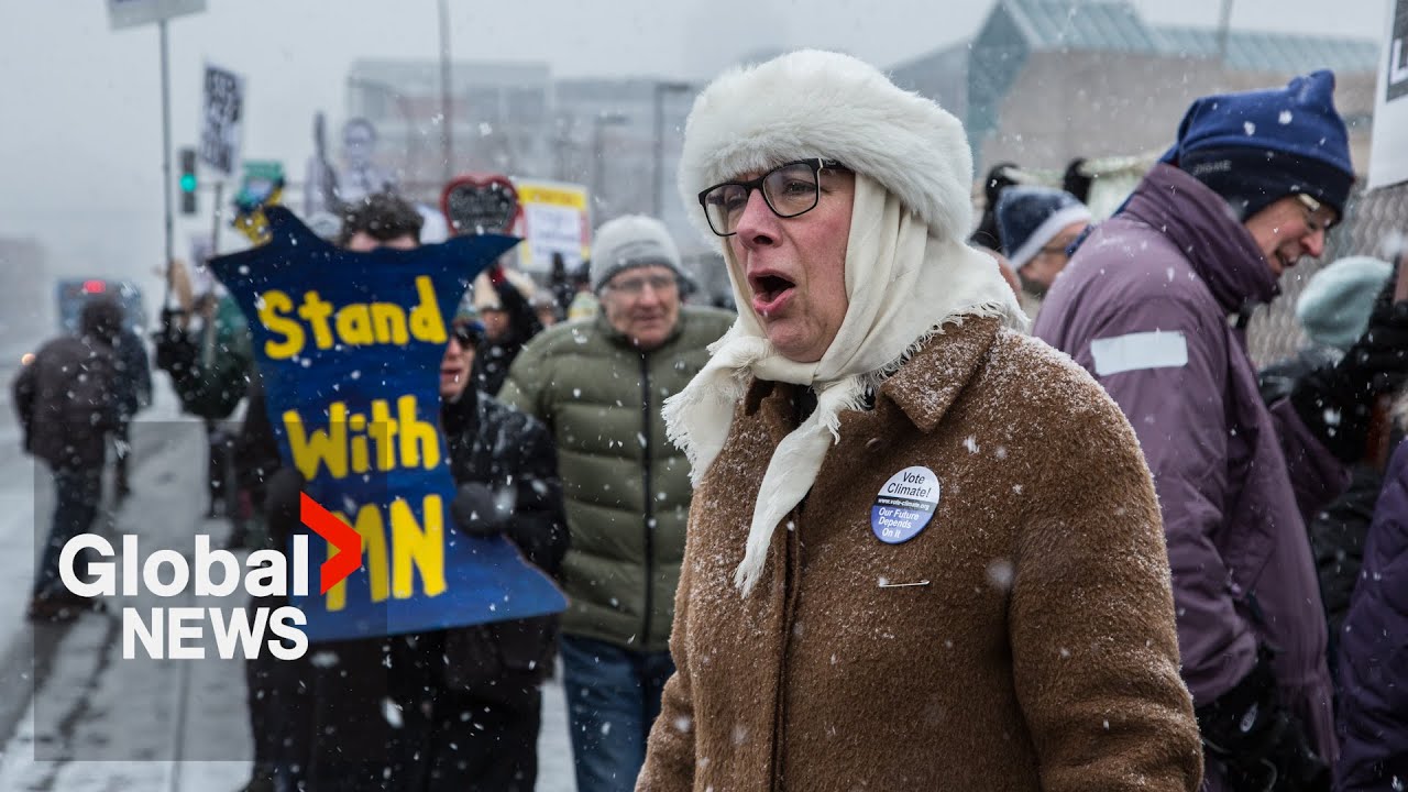 В Миннеаполисе обострились страсти на фоне протестов против ICE (Иммиграционной и таможенной служ...