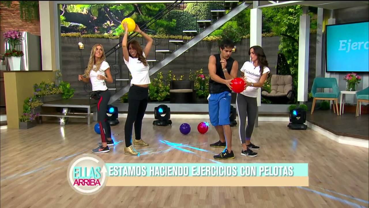Rutina de ejercicio con pelotas