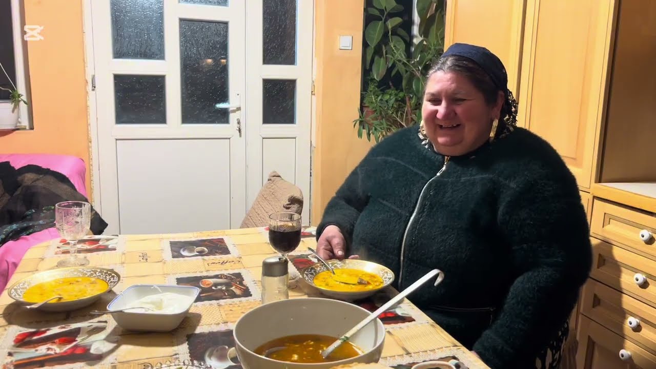 Cine a venit la noi să guste ciorba făcută de Lumina