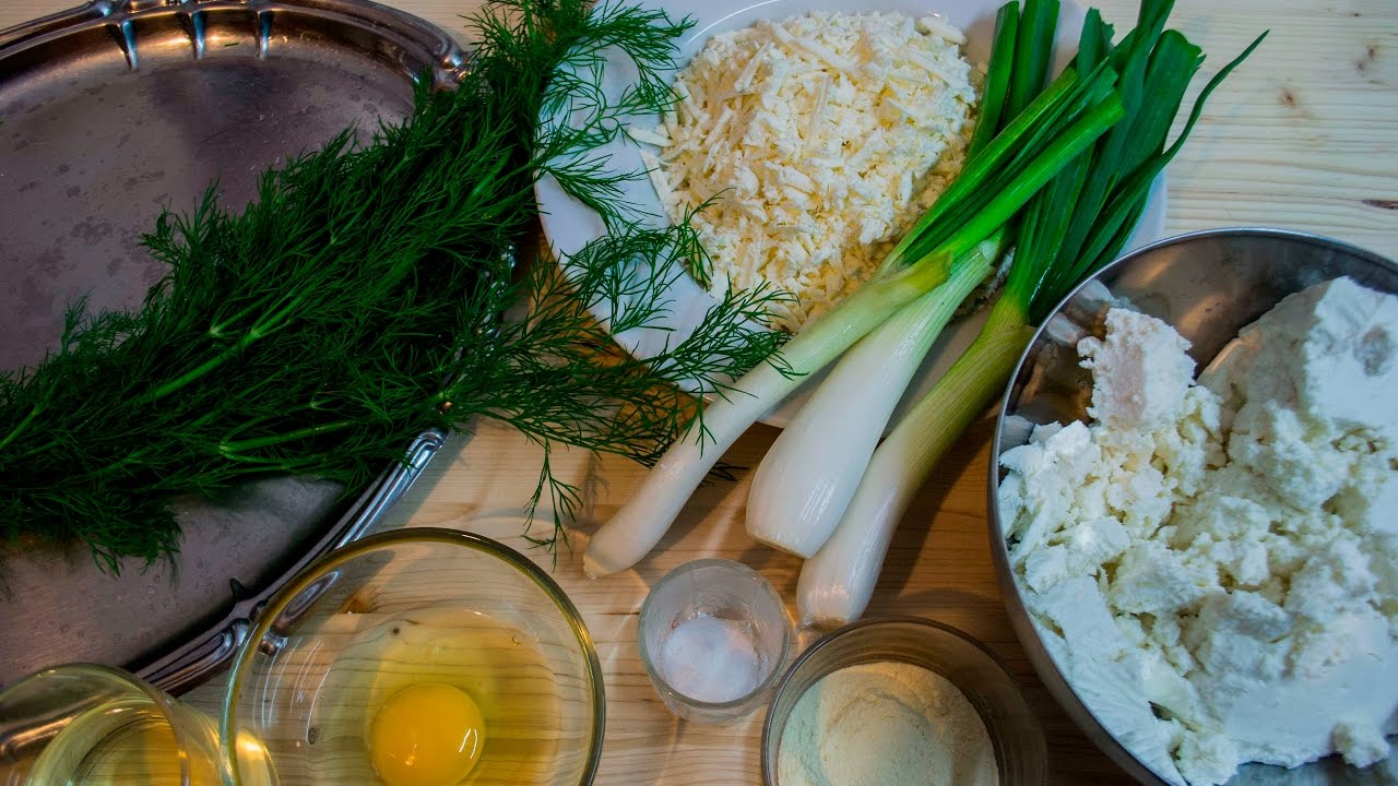 Piatto tipico Moldavo - Saralii alla ricotta e formaggio; Cucina tradizionale Moldava