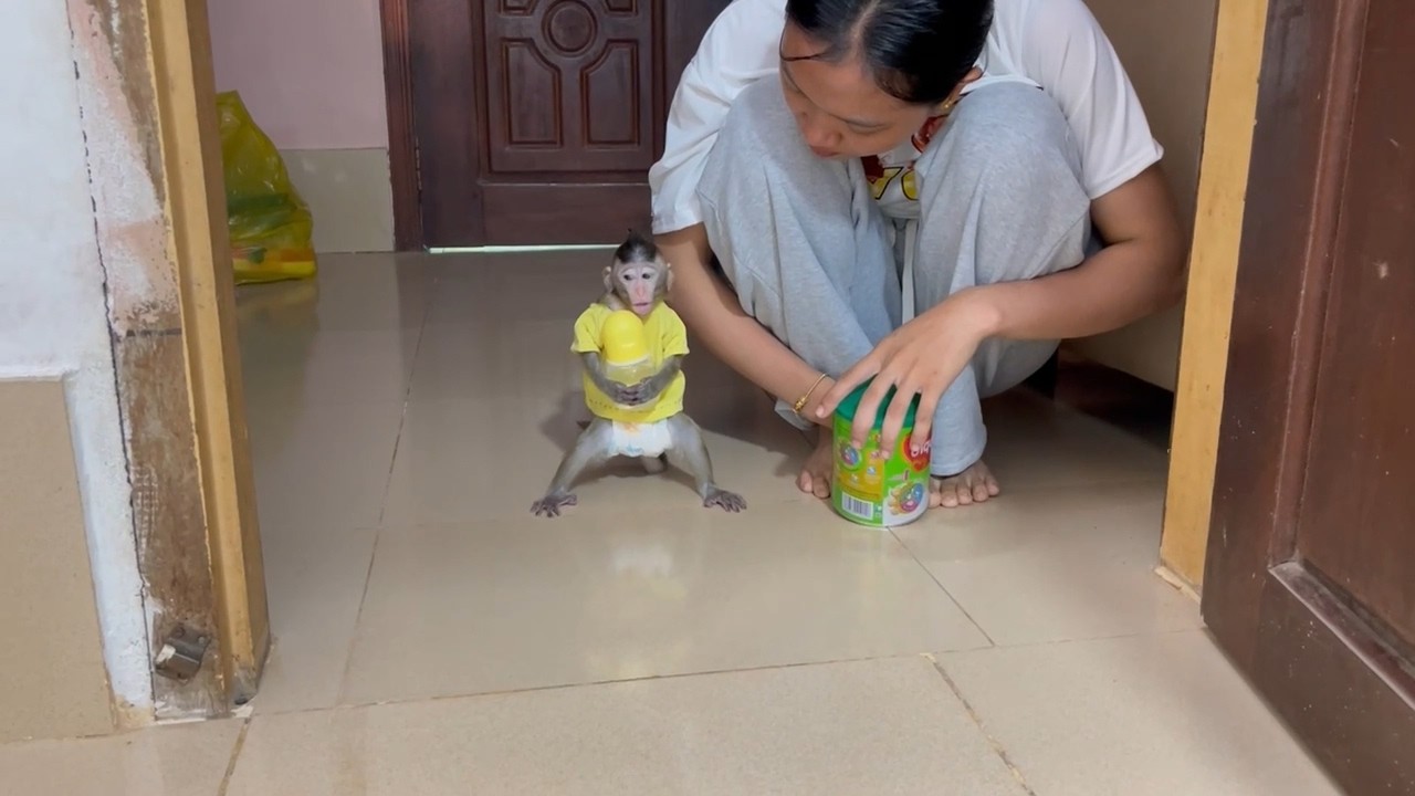 OH. no..!! BB standing look like a kid learning to walk first 