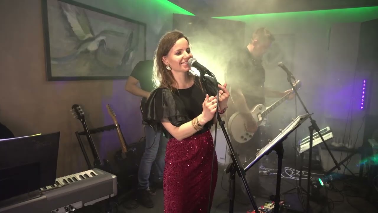 Ühe Õhtu Trio – Peidan puudrisse pisarad (LIVE)