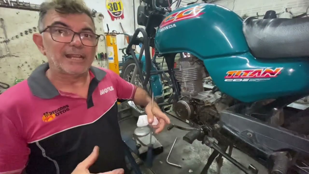 COMO TIRAR VAZAMENTO DE ÓLEO DA  TITAN 125 95 A 99 TODAY CG 125 - PARTE 1