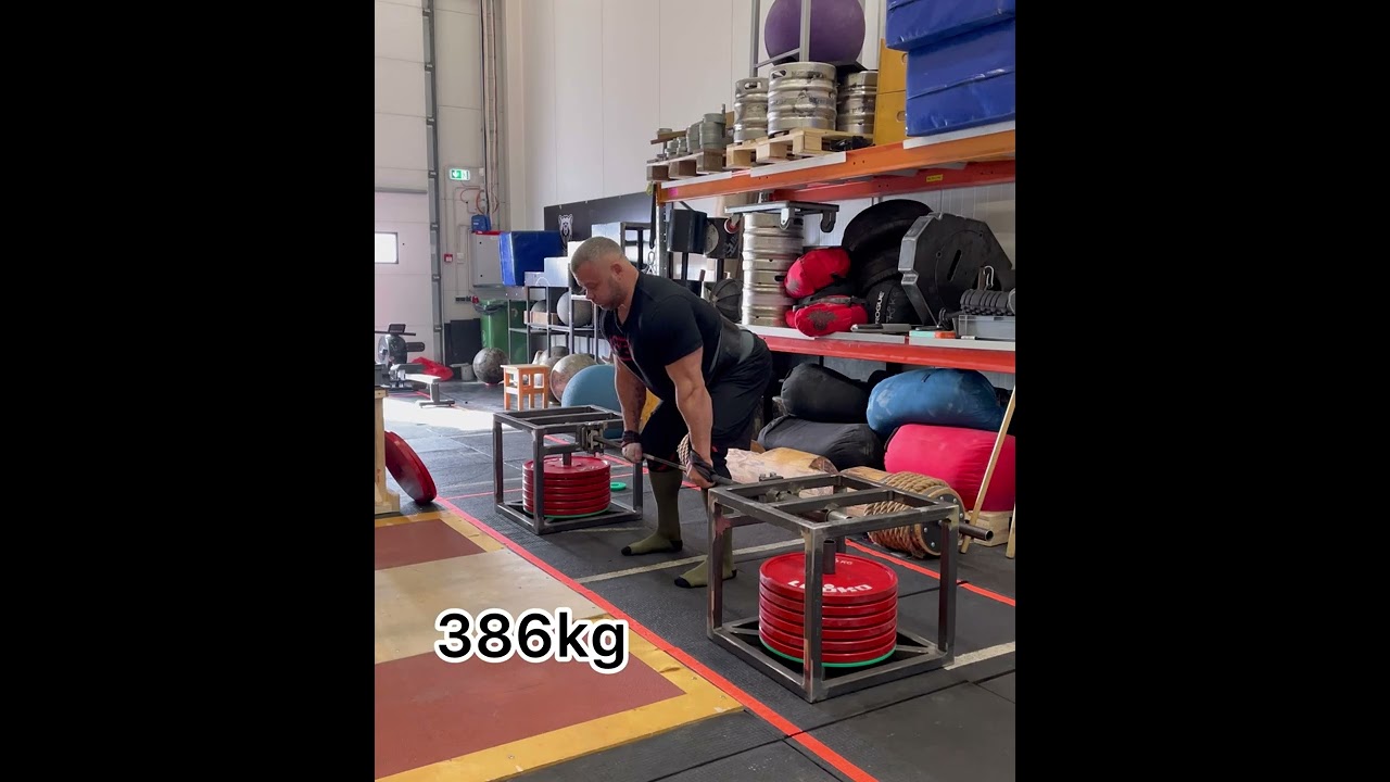 18 inch silver dollar deadlift 536.6kg/1183lb + warm up