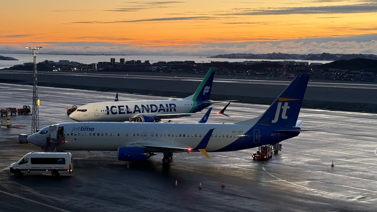 Air Greenland Dash-8 OY-GRM Jettime OY-JZT IcelandAir TF-ICH landing in Nuuk 10/10/2025