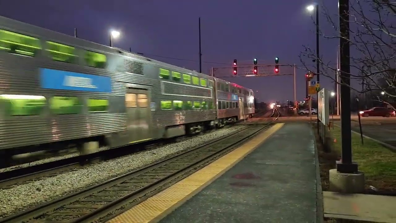 Metra Milwaukee District West/North Central Service Rush At Galewood