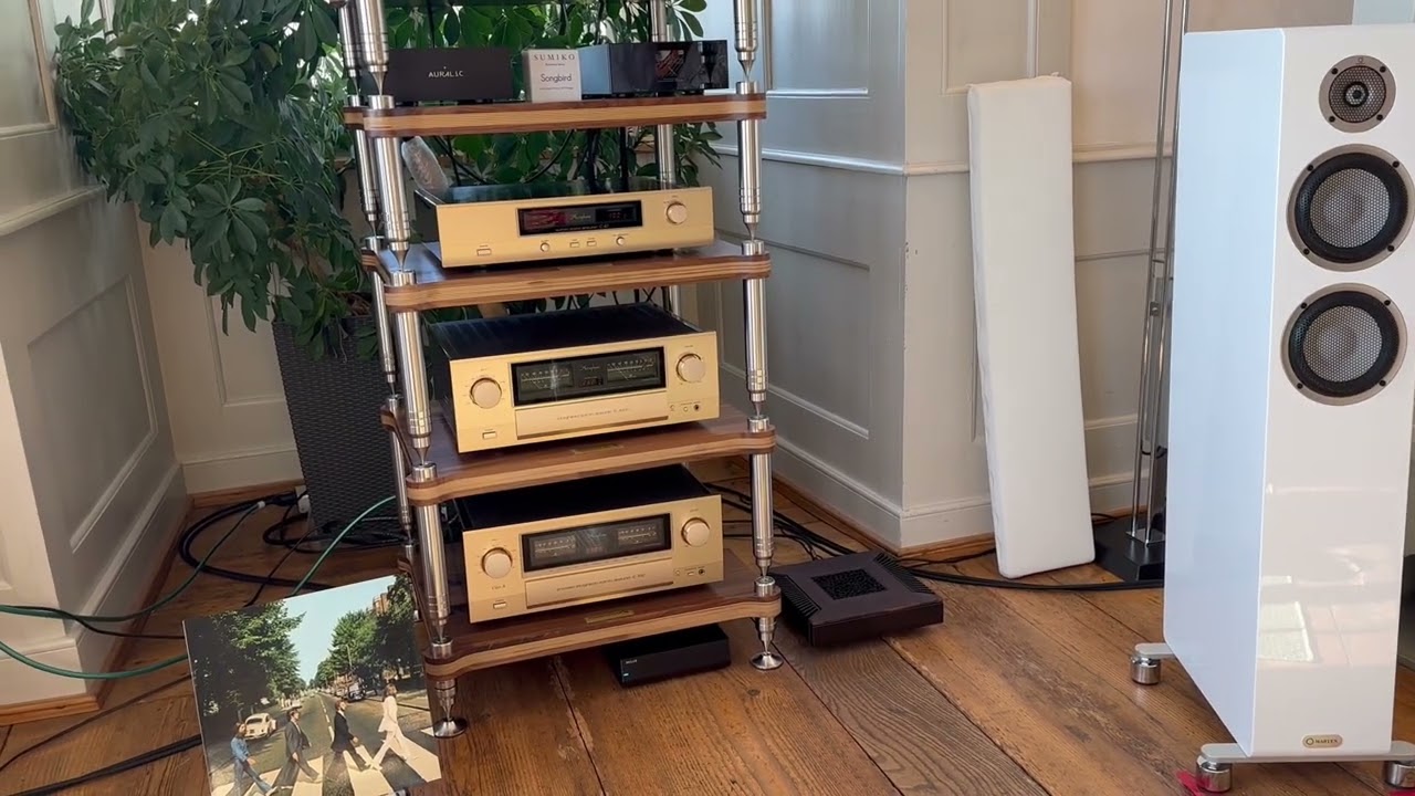 Accuphase plays classic music