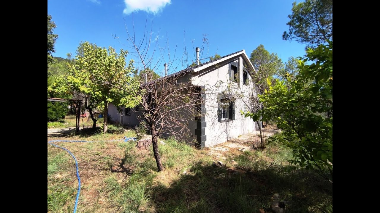 COUNTRY HOUSE FOR SALE IN VILLALONGA WITH 141M2 GARAGE AND MOUNTAIN VIEWS