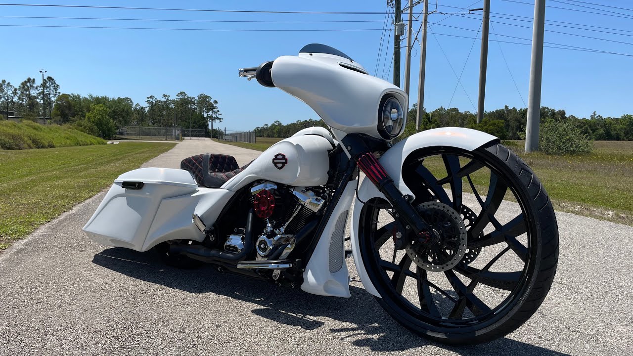 Sold Private Sale 2018 New Build Pearl White (Red Hues)Big Wheel Bagger 12k miles Air Ride