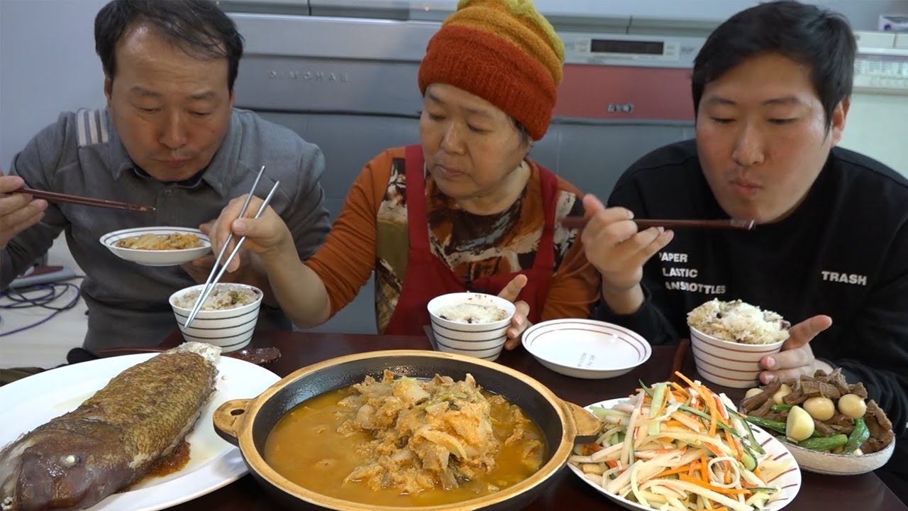 금손 어머니의 푸짐한 집밥 한상 [[비지찌개,옥돔구이,장조림,콩나물냉채]] 요리&먹방!! - Mukbang eating show