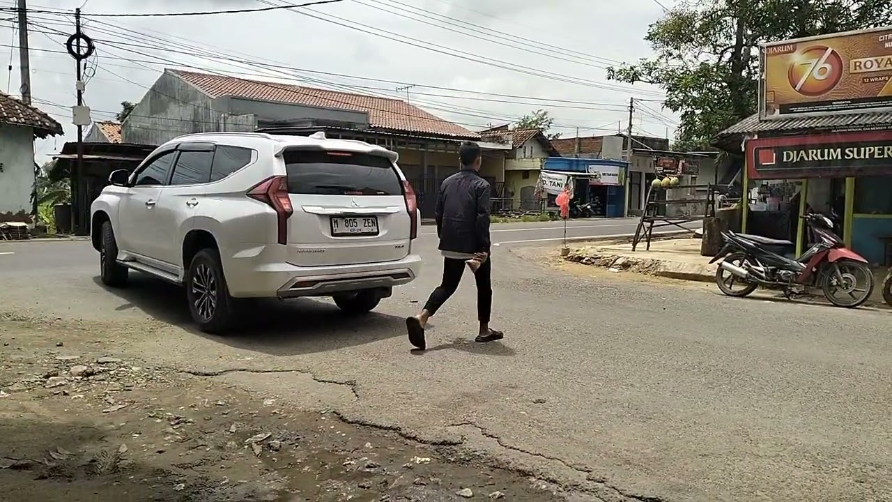 Menunggu di Pertigaan 