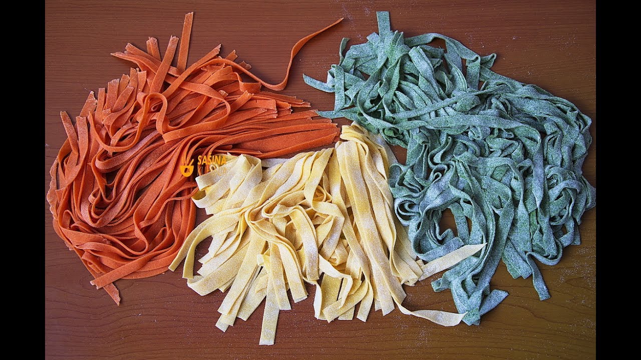 Homemade multicolored pasta tricolore tagliatelle Obojeni široki rezanci - Sašina kuhinja