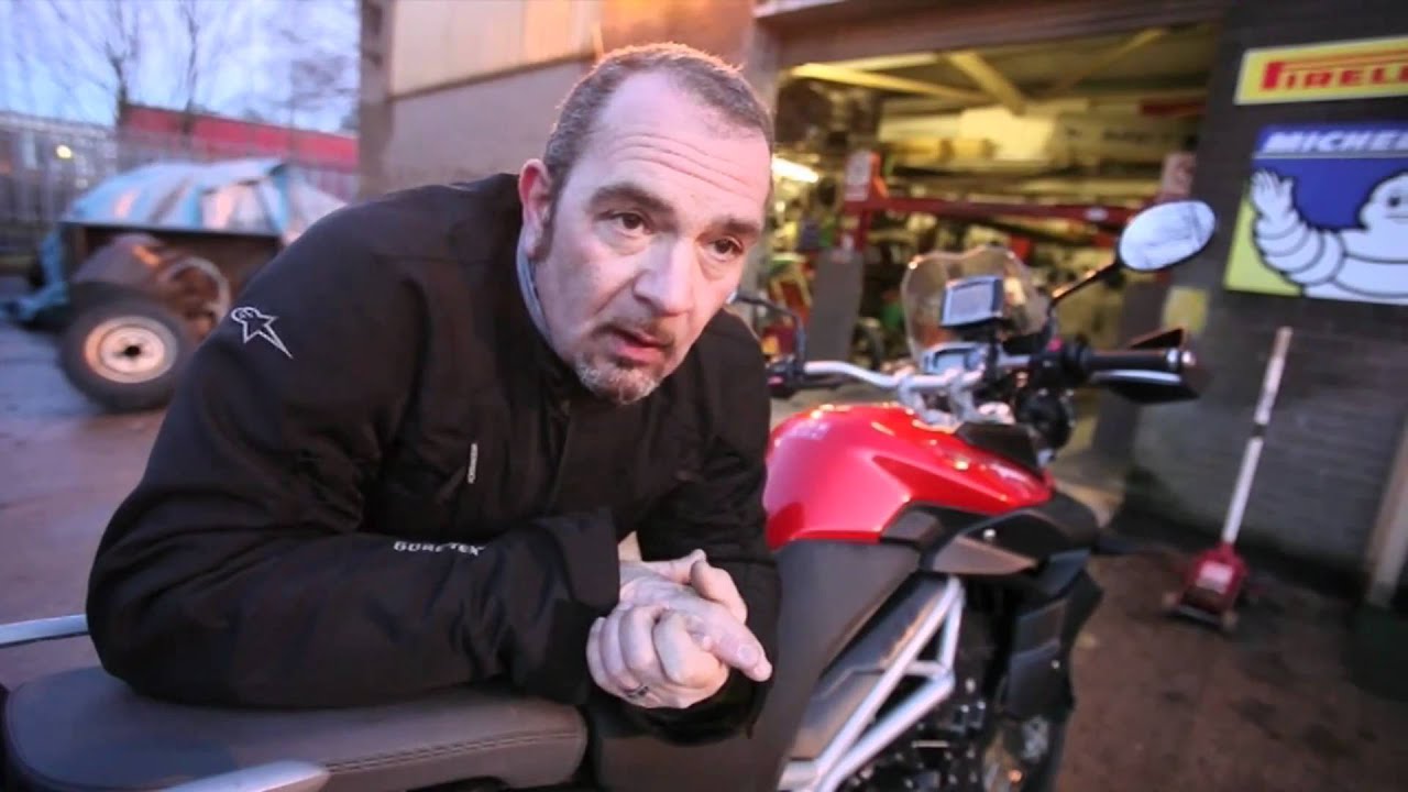 Triumph Tiger 800XC против BMW F800GS