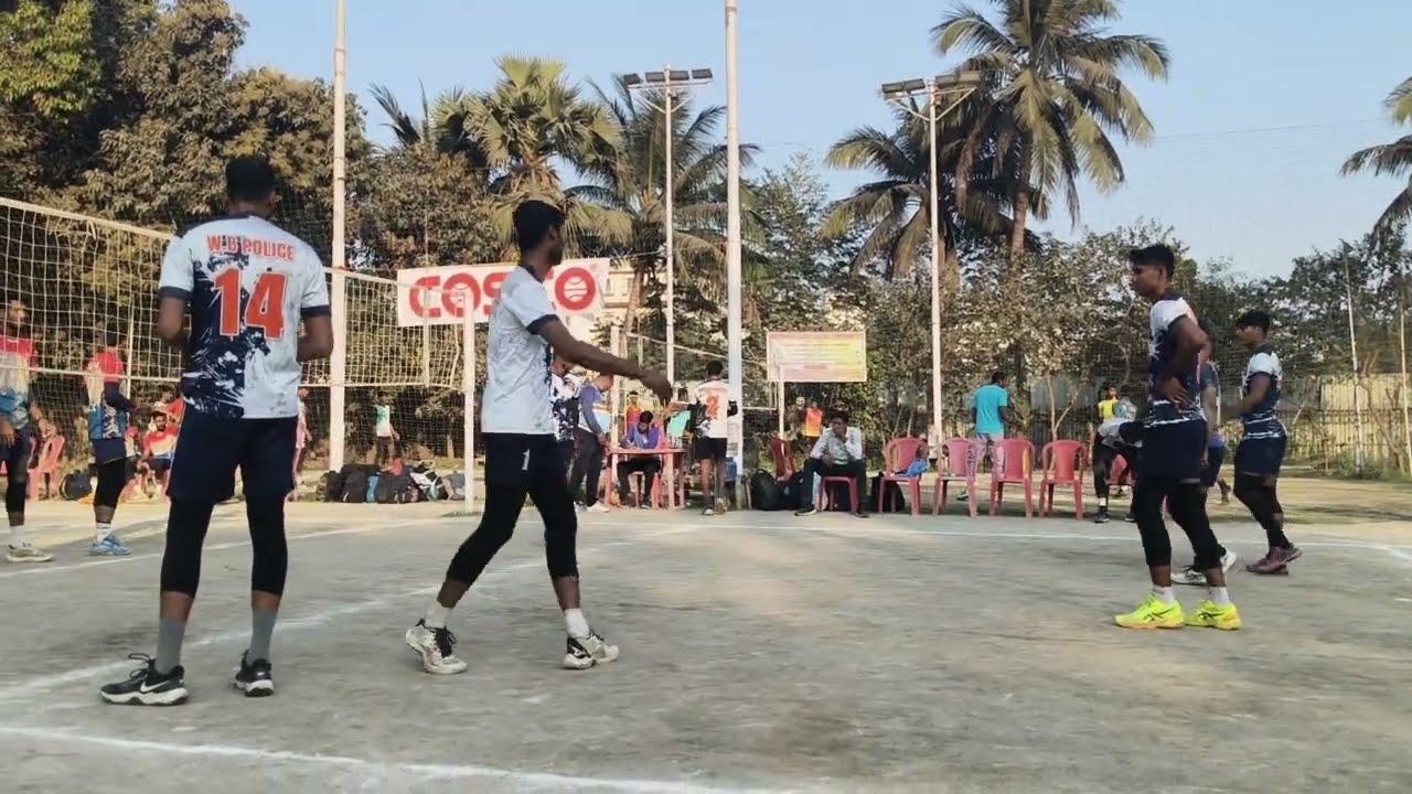 Super division ( West Bengal police vs Netaji sangha)volleyball match at Kolkata WBVA