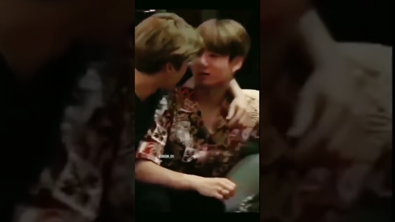 Casi beso Jikook 