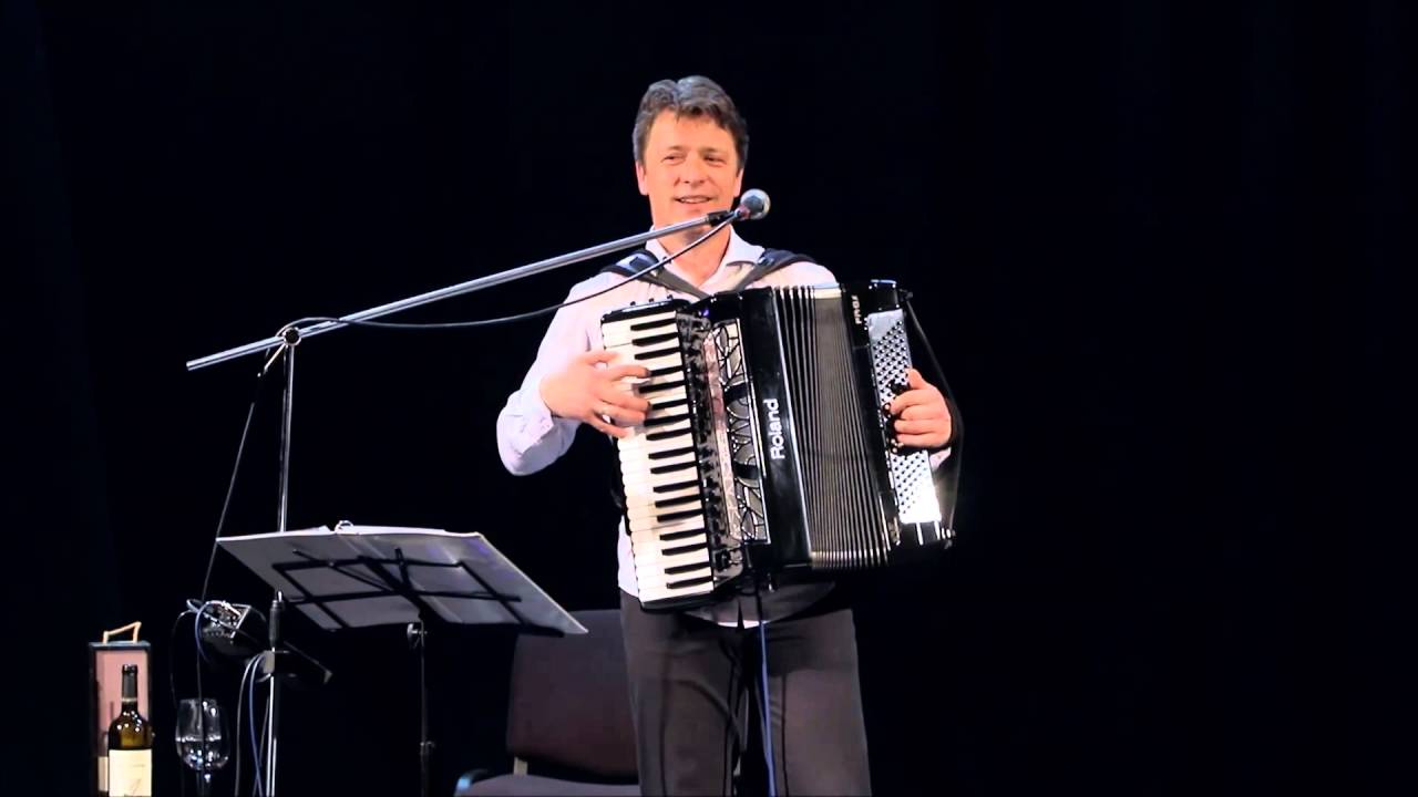 Zvižduk u 8 - Saša Smiljković