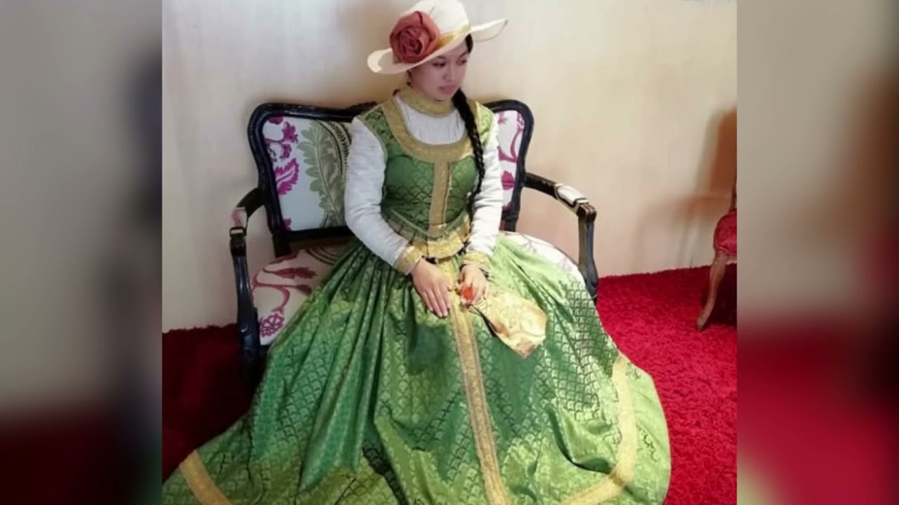 La chica del vestido verde
