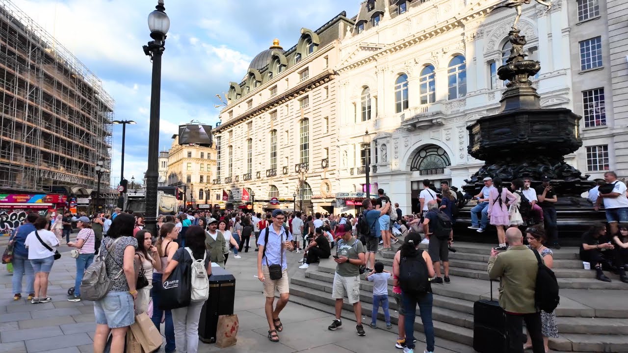 Heatwave in London 🔥 Crowded Streets | London Summer Walk 4K