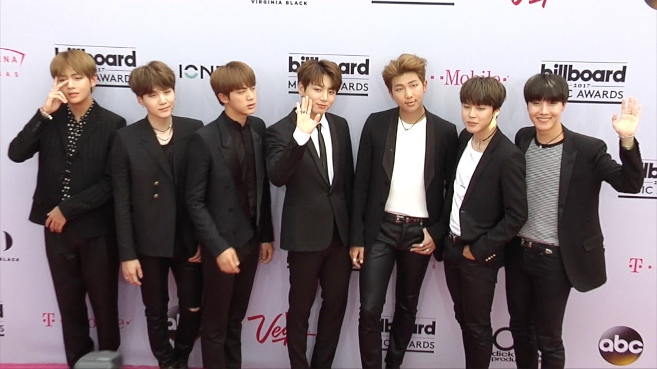 BTS 2017 Billboard Music Awards Magenta Carpet
