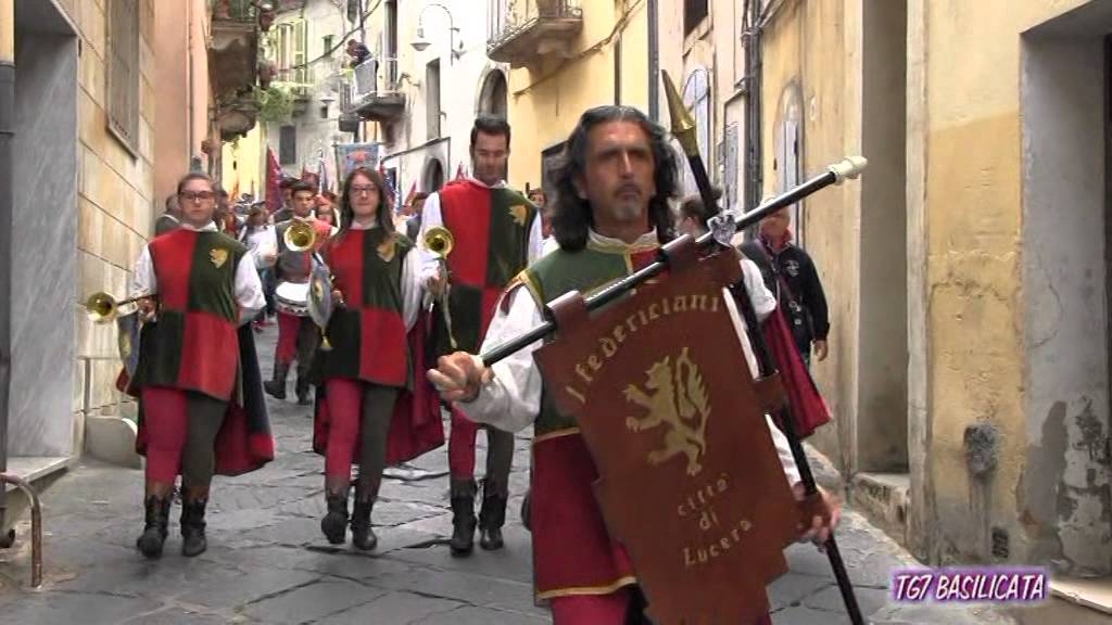TG7 Basilicata Melfi. Pentecoste: Arrivo del Corteo e del carro