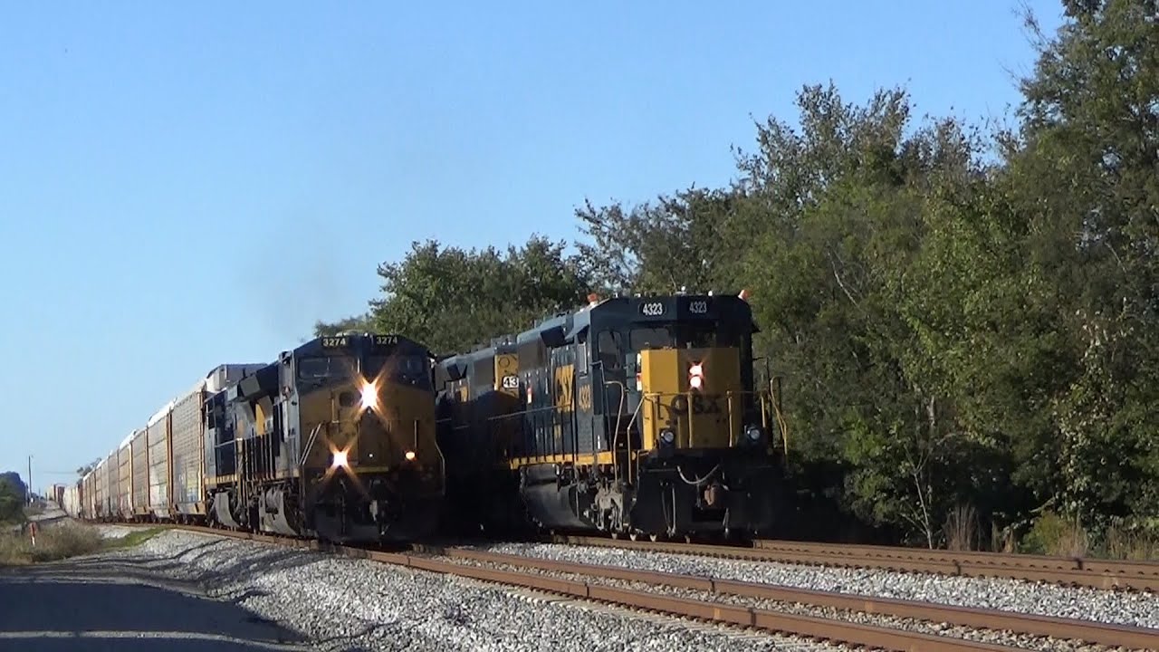 CSX ET44AH 3274 Leads Q583-17 as CSX SD40-3 4323 Shoves M771-17 on 10/17/21