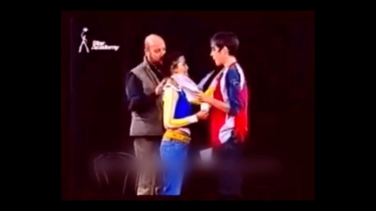 Fou rire entre Grégory et Karima au Cours d'Oscar Sisto (26.09.2004) - Star Academy 4