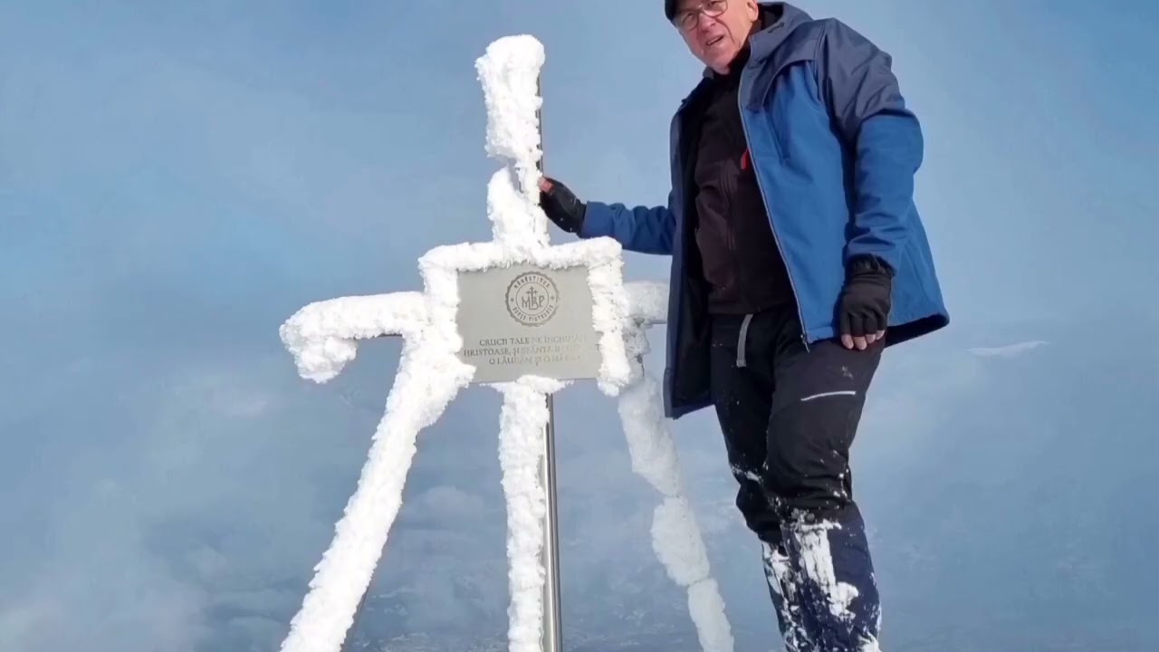 Pasiunea pentru munte nu ingheata nici iarna - varfurile Piatra Alba,Grohotul,Pietrosul Rodnei.