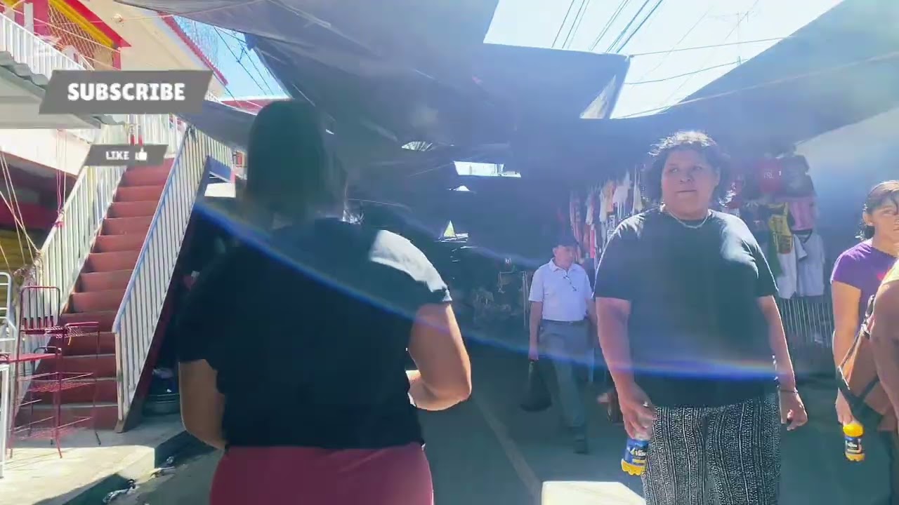 Ahí les dejo un video amigos, Así el ambiente en la ciudad del comercio #elsalvador #