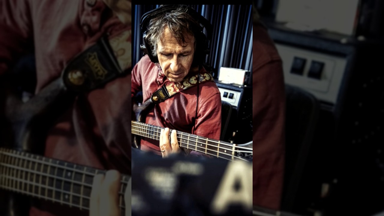 Пітеру Тревавасу 🍻67🍻 / Peter Trewavas is 🍻67🍻 @marillionofficial