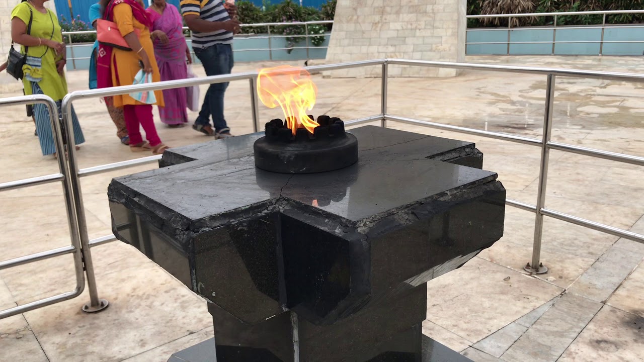 M G R Samadhi / 4K Shots / #3