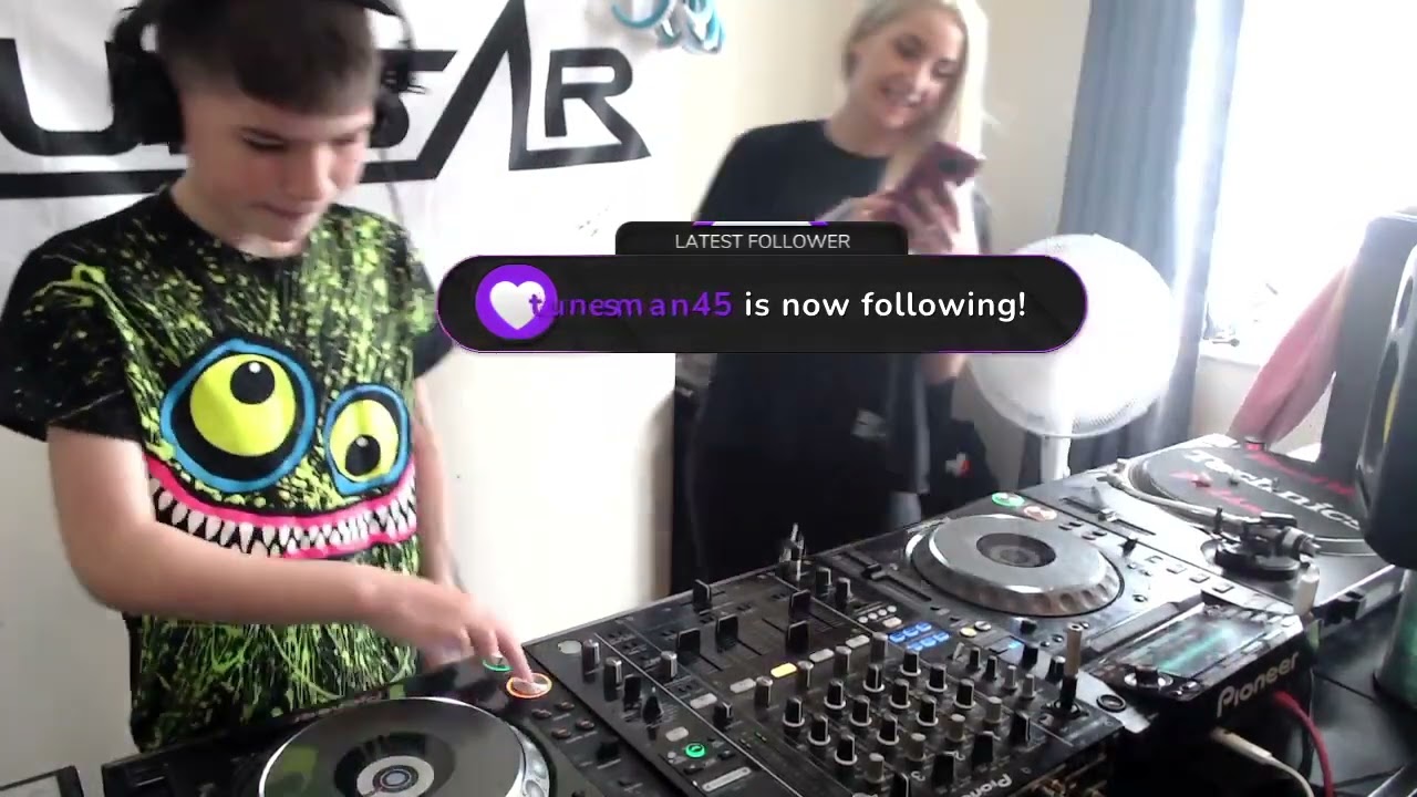 First stream back with Amber D!!!!