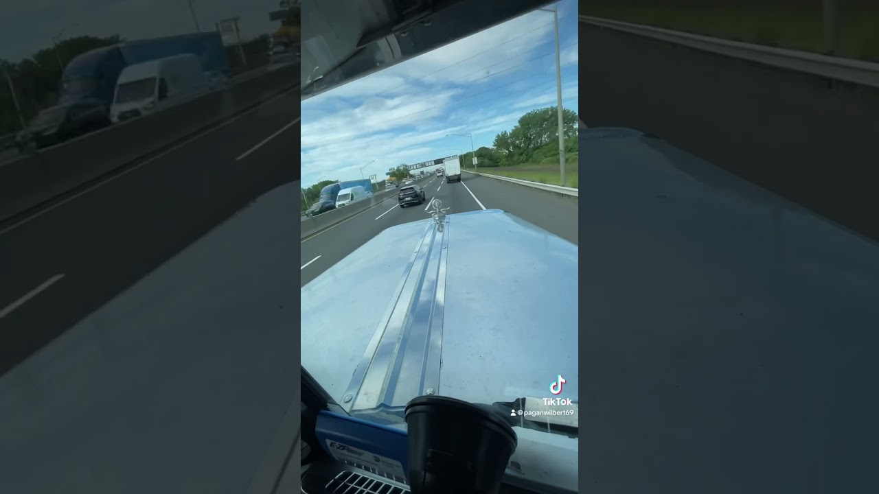 Just flowing through traffic 💪🏽 #dashcam #trucking #shortsyoutube #njtp