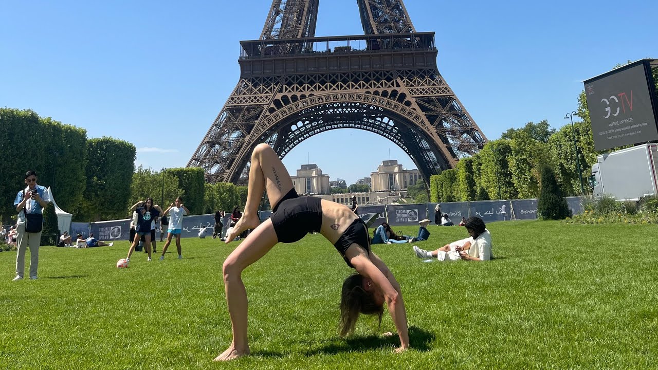 Namaste from Paris - Quick Power Yoga 10min