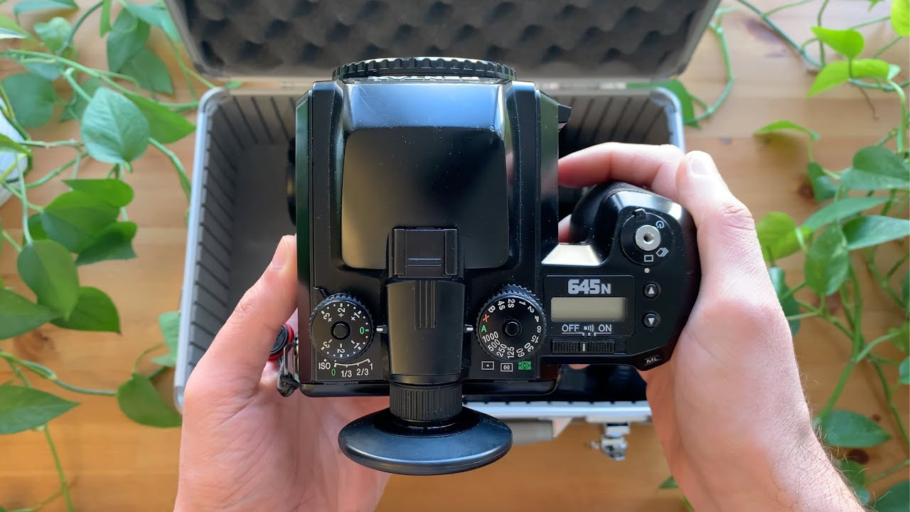 Pentax 645N, Competing with the Giants