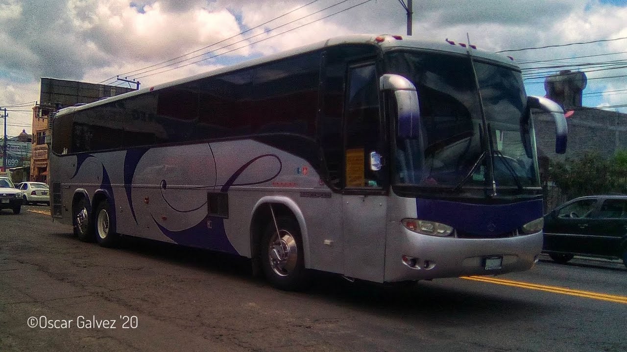 Perseguimos un autobus Dina Marcopolo Viaggio GV1000 modificado en Morelia. El motor suena increible