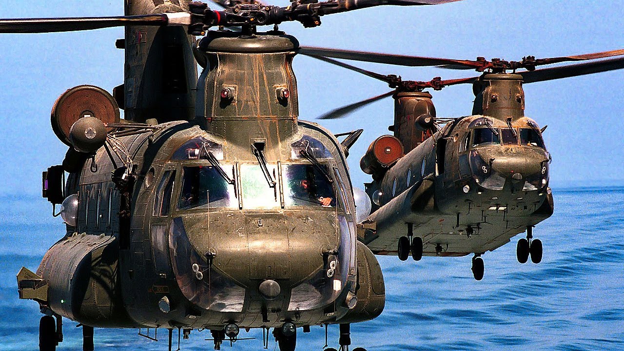 US Army Chinook CH-47 Helicopter | Watch How They Repair A Helicopter