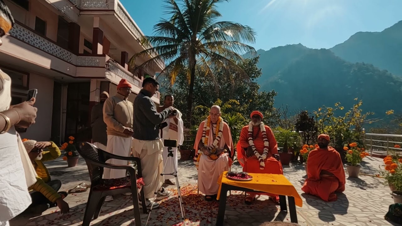 Приветственное слово ЕС Индрадьюмны Свами | Rishikesh Kirtan Fest 2025 🌿🕉️ - нейроперевод на русский