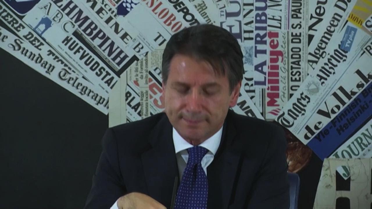 Migranti, contestato sui numeri: l'imbarazzo di Conte davanti alla stampa estera