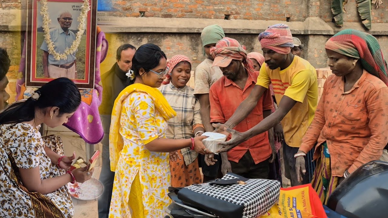 মা হয়ে সন্তান এর মুখে একটু ভালো মাংস তুলে দিতে পারলাম না কারণ আমি সব মাংস গিলবো।সত্যি কিছু বলার নেই
