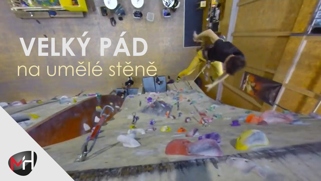VELKÝ PÁD při lezení na umělé stěně