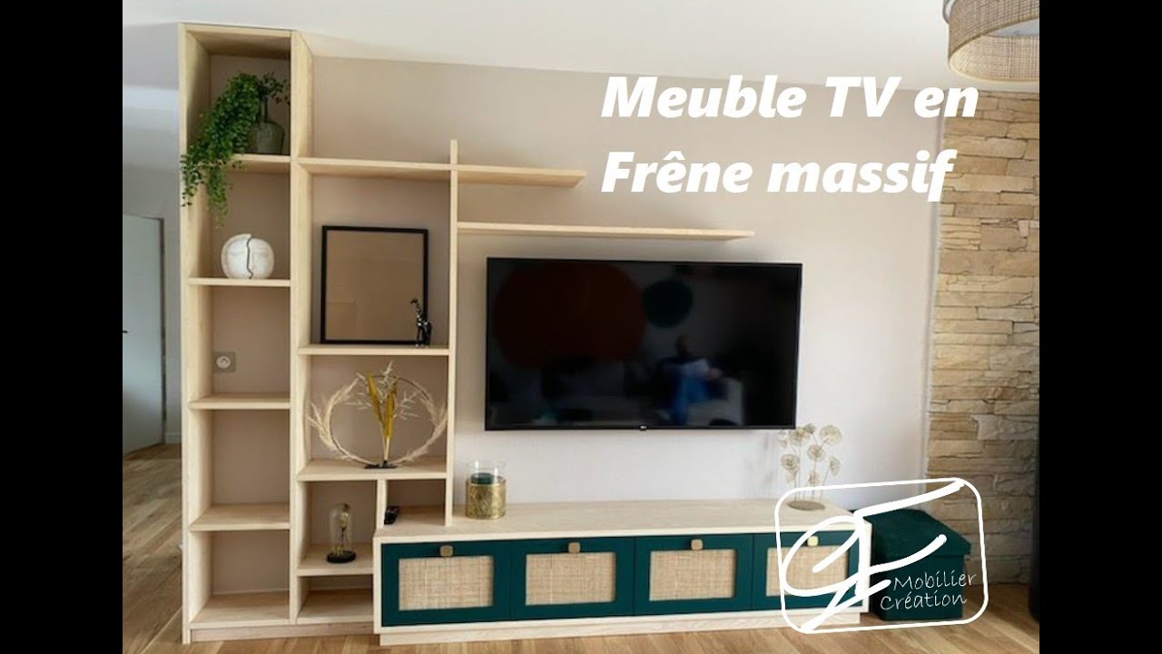 Meuble TV en frêne massif et cannage dans les tiroirs