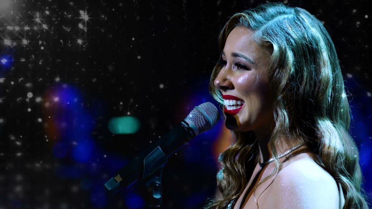 Haley Reinhart -  I Saw Mommy Kissing Santa Claus (arr. Justis MacKenzie)