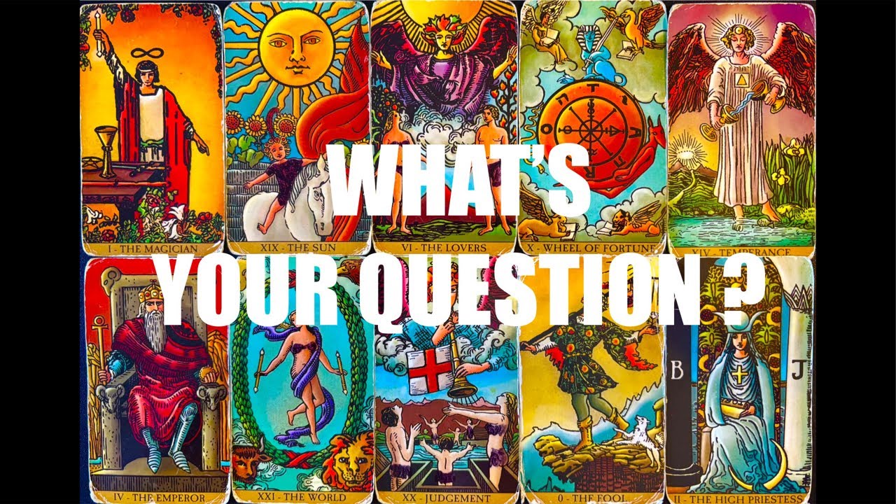 LIVE TAROT READING. What&rsquo;s your question ? #tarotreading #livetarot #CardMinds