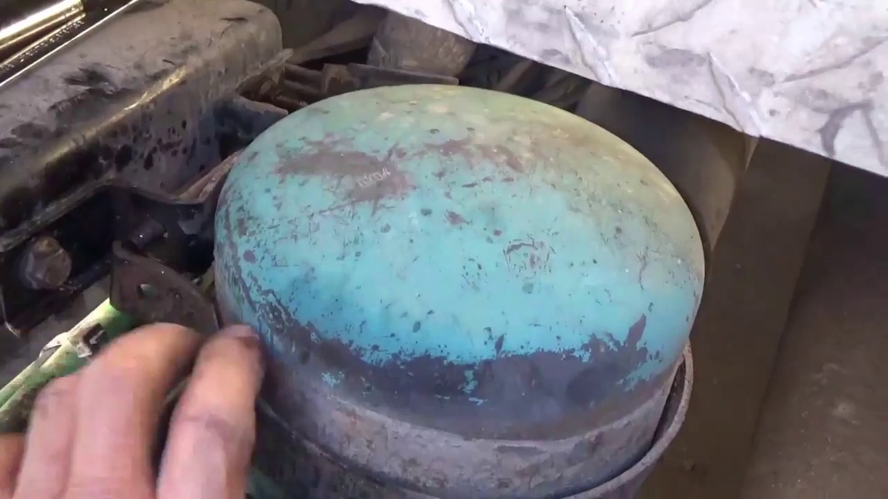 Replacing old style air dryer filter