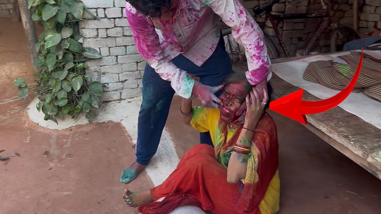 कुल्ला करवा diya Pakke rang se bua ko 😂😂