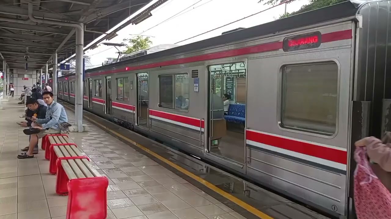 CommuterLine tujuan akhir Stasiun Cikarang